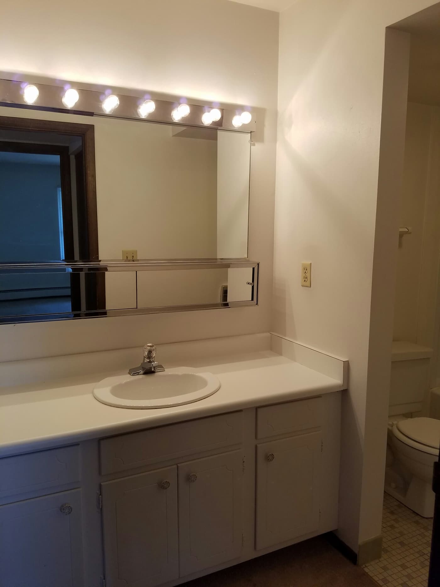 English Meadows Apartment Homes - Apartment - 22