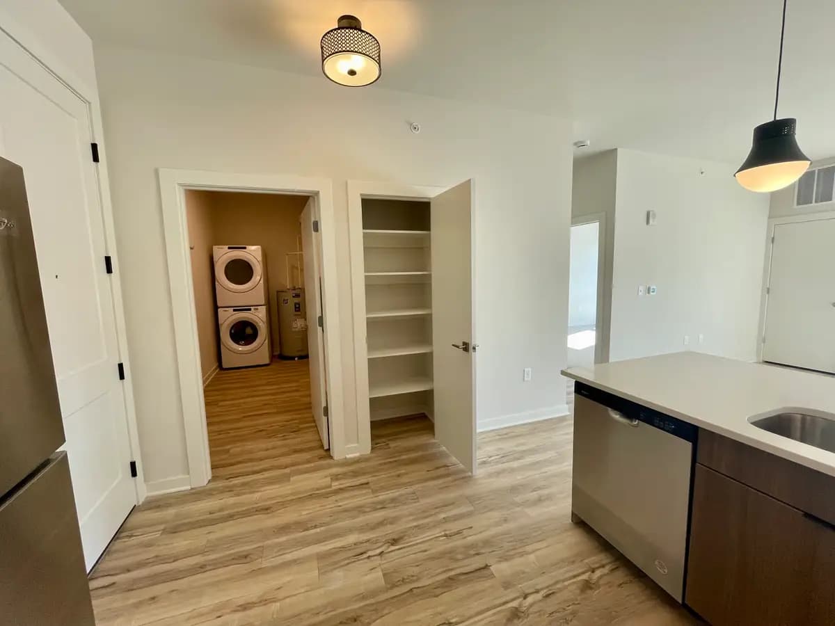 Loomis Crossing Apartments - Apartment - 21