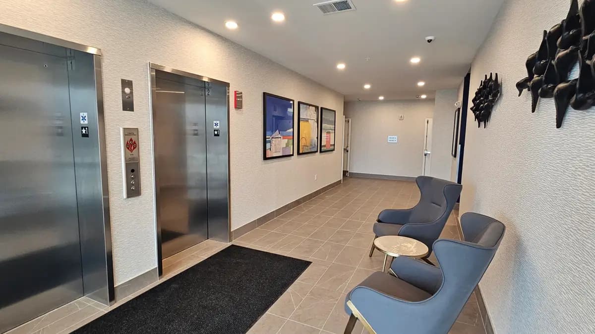 Loomis Crossing Apartments - Apartment - 12