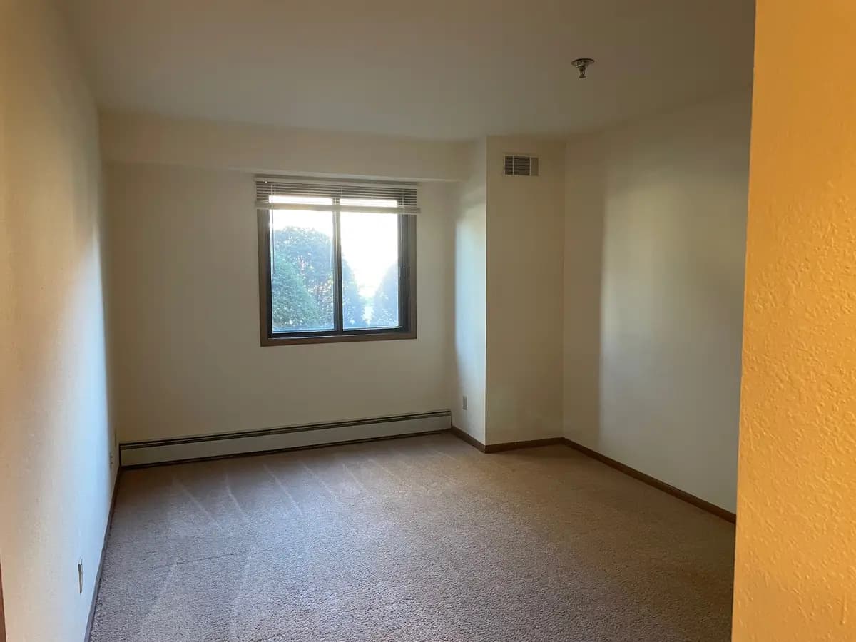 Greenfield Park Apartments - Apartment - 14