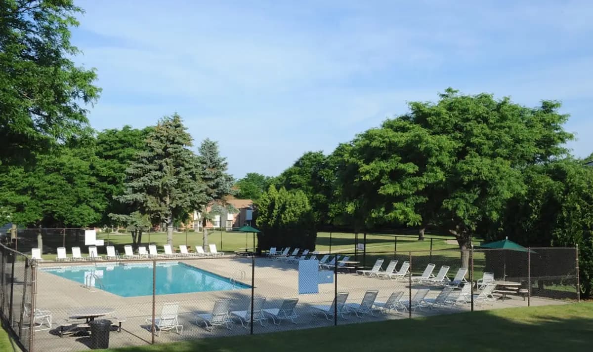 Greenfield apartments for rent - Property image - Briarwick Apartments - 3
