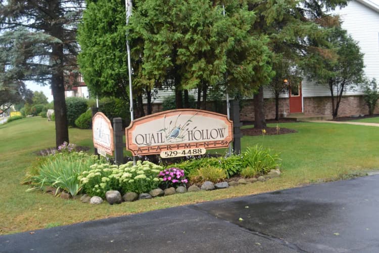 Greenfield apartments for rent - image - quail-hollow-apartments-greenfield-wi-primary-photo.jpg