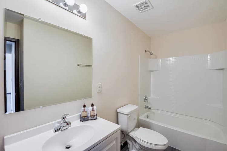 Greenfield apartments for rent - image - 4340-West-Loomis-Full-Size-12.jpg