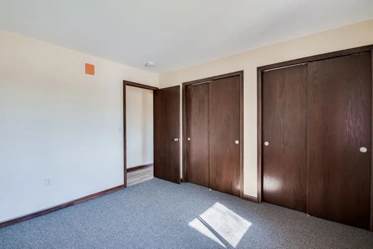 Greenfield apartments for rent - image - 4340-West-Loomis-Full-Size-15.jpg