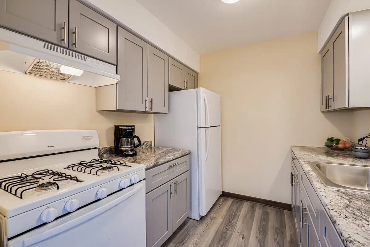 Greenfield apartments for rent - image - 4340-West-Loomis-Full-Size-9.jpg