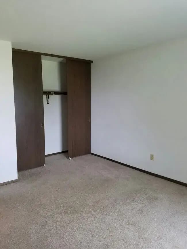 Greenfield apartments for rent - image - english-meadows-interior278201-1920w.webp