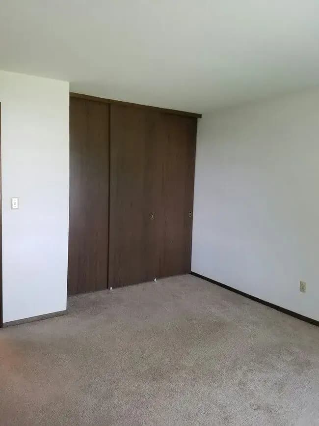 Greenfield apartments for rent - image - english-meadows-interior378201-1920w.webp