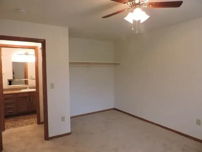 Greenfield apartments for rent - image - english-meadows-interior678201-1920w.webp