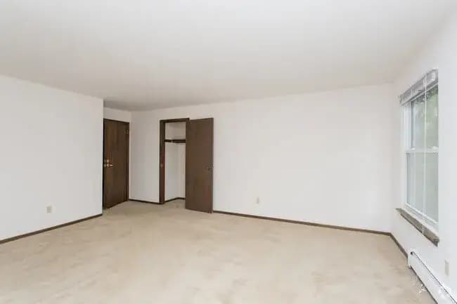 Greenfield apartments for rent - image - english-meadows-interior778201-1920w.webp