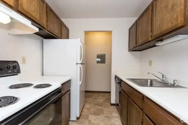 Greenfield apartments for rent - image - english-meadows-kitchen335220-1920w.webp
