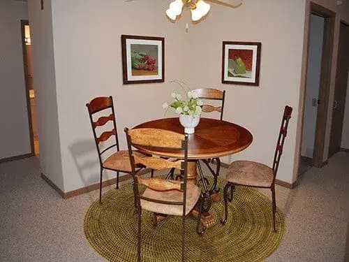 Greenfield apartments for rent - image - white-oaks-dining72745-1920w.webp