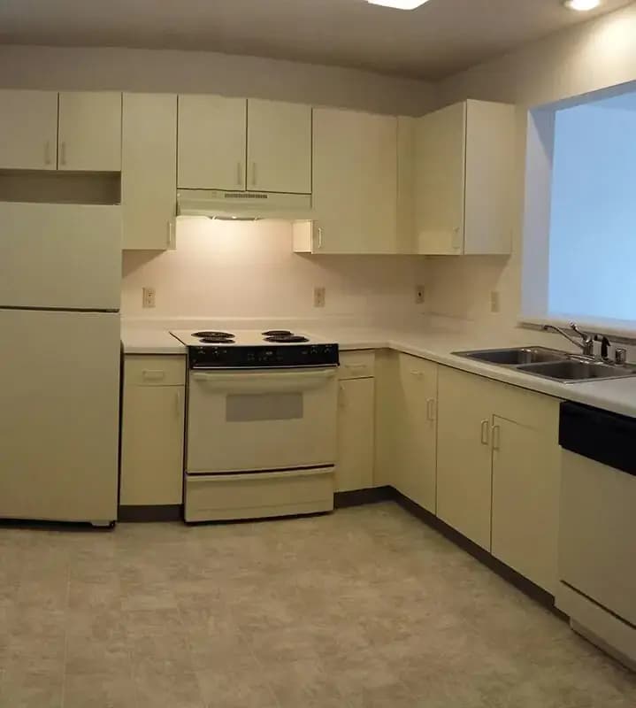 Greenfield apartments for rent - image - white-oaks-kitchen272745-1920w.webp