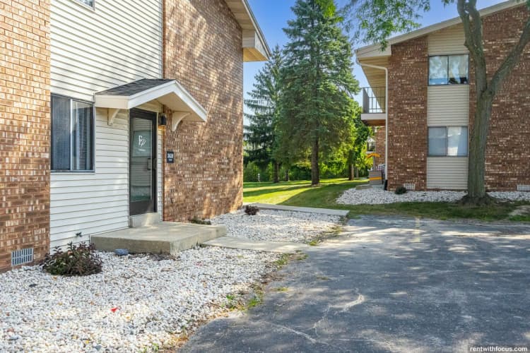Greenfield apartments for rent - image - large (10).jpg