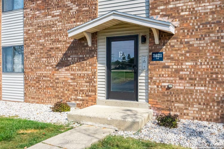 Greenfield apartments for rent - image - large (11).jpg