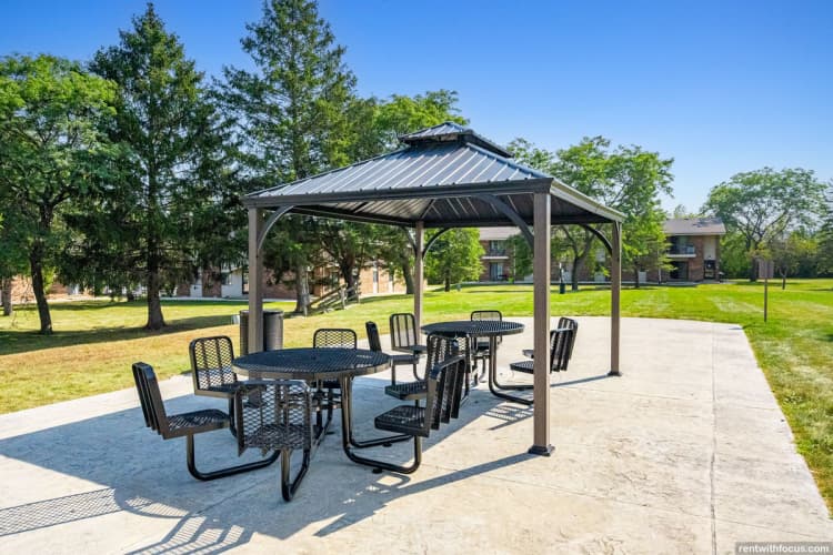 Greenfield apartments for rent - image - large (13).jpg