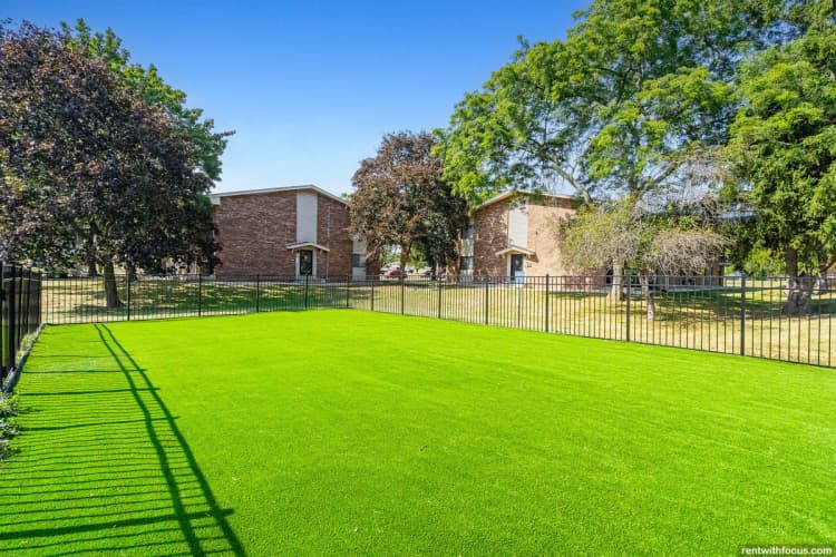 Greenfield apartments for rent - image - large (14).jpg