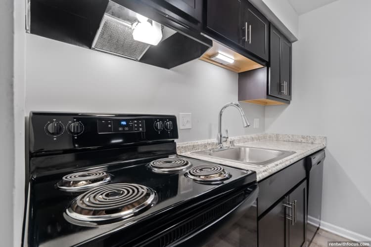 Greenfield apartments for rent - image - large (18).jpg