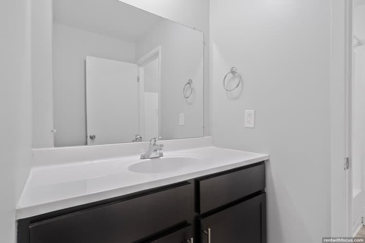 Greenfield apartments for rent - image - large (38).jpg