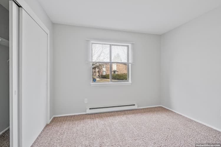 Greenfield apartments for rent - image - large (39).jpg
