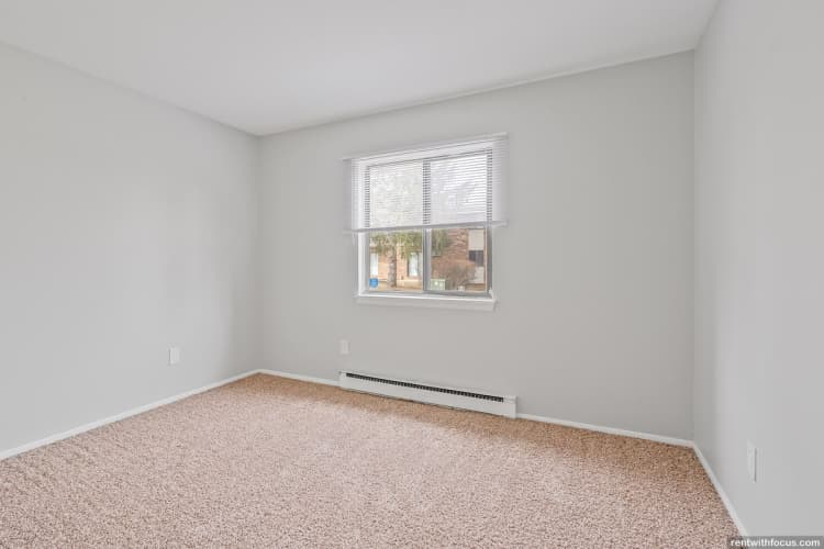 Greenfield apartments for rent - image - large (40).jpg