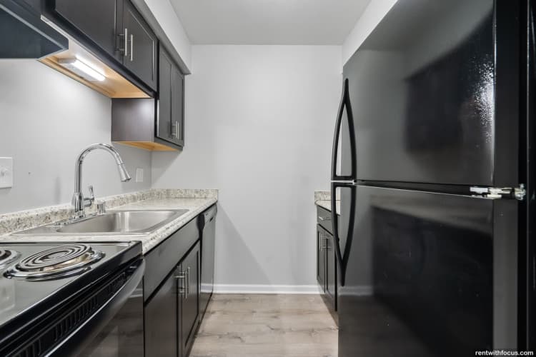 Greenfield apartments for rent - image - large (45).jpg