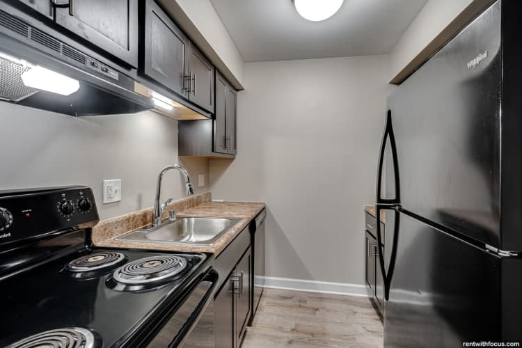 Greenfield apartments for rent - image - large (47).jpg