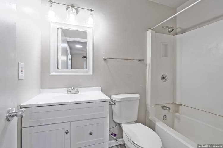 Greenfield apartments for rent - image - large (7).jpg