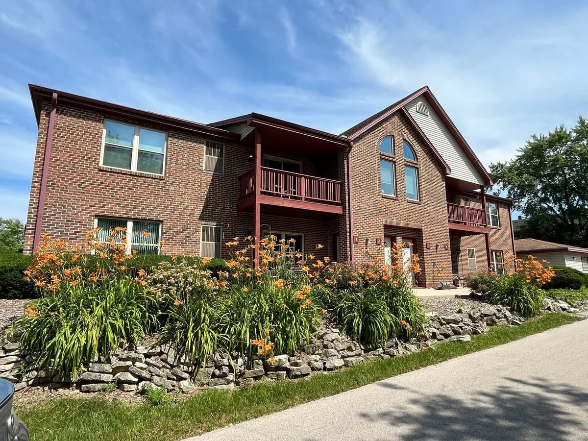 Greenfield apartments for rent - Property image - 10141 W Cold Spring Rd. - 1