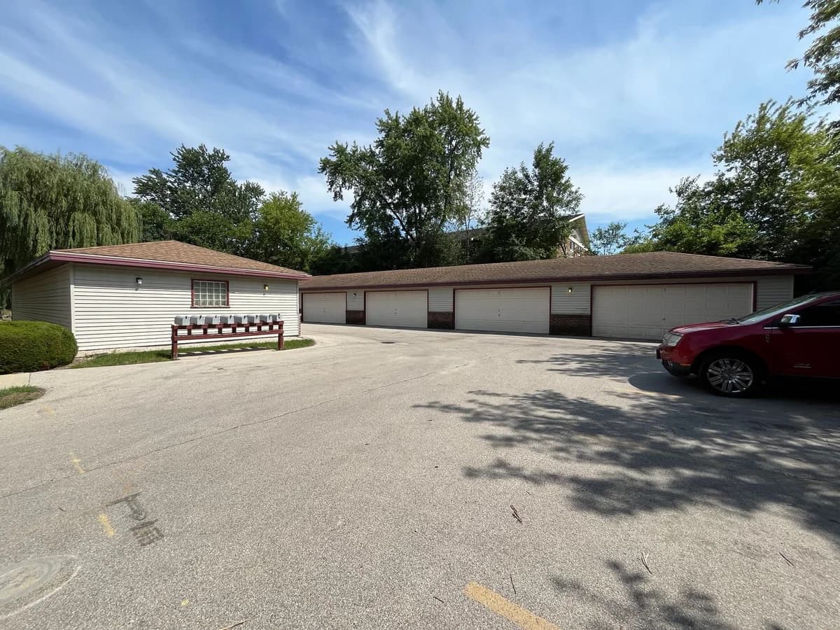 Greenfield apartments for rent - Property image - 10141 W Cold Spring Rd. - 2