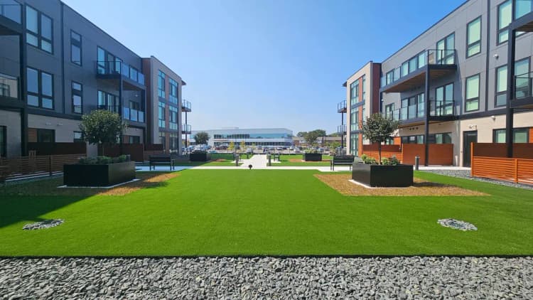 undefined apartments for rent - image - loomis-crossing-courtyard.jpg